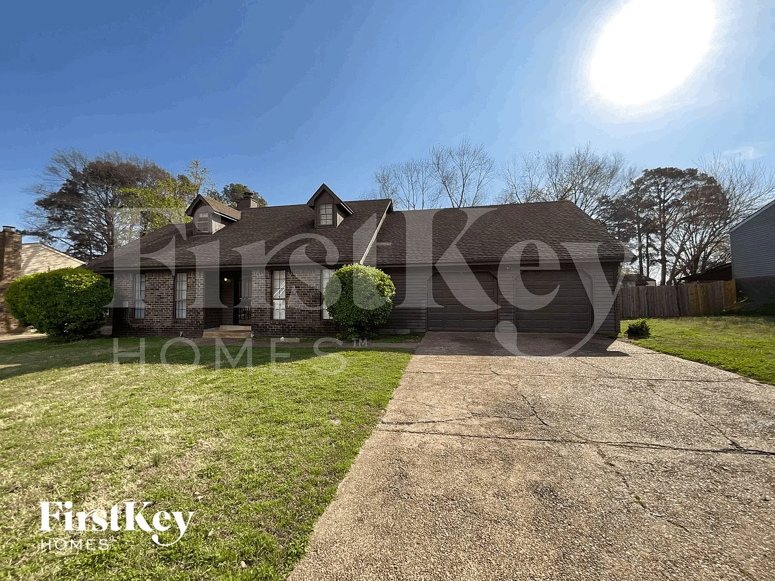 4 bed, 2.5 bath, 2044 sqft, $1,940 — Photo 1