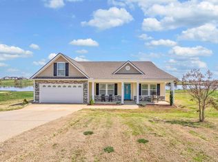 217 Meadow Lake Dr, Cowpens, SC 29330