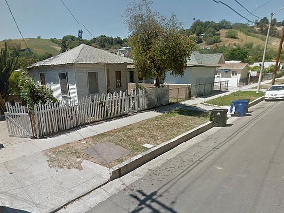 4th image of 2811 Sierra St
