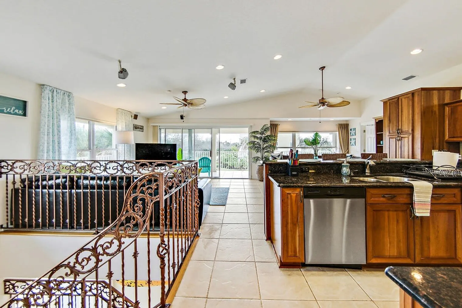 3 bed, 3.0 bath, 2992 sqft, $11,892 — Photo 4