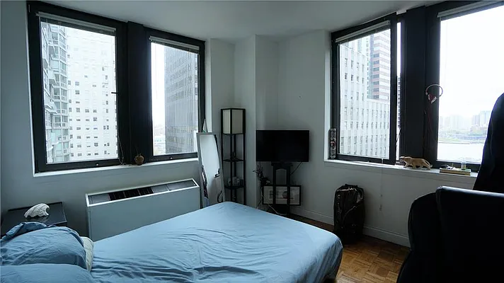 Rented by R New York | media 15