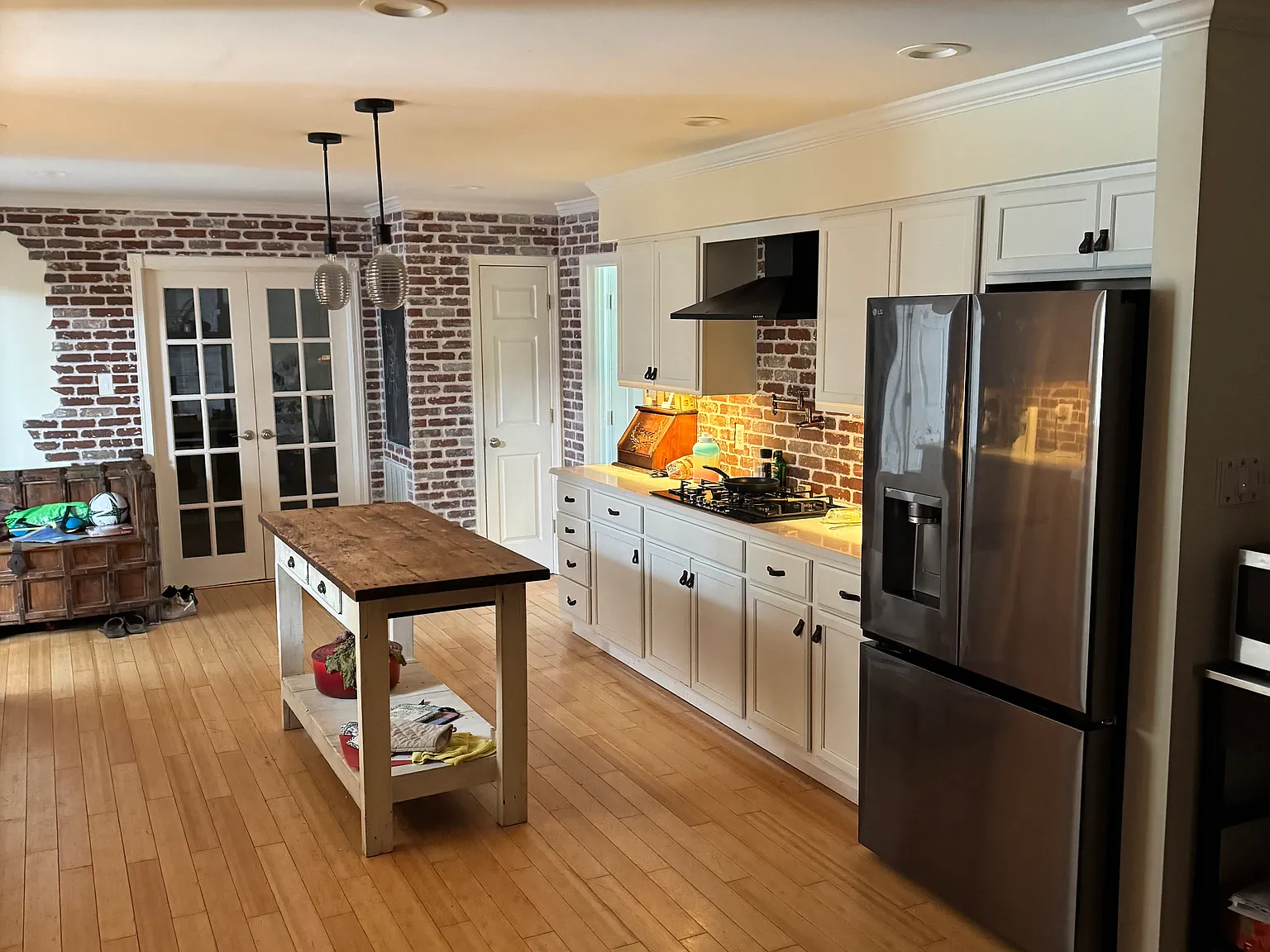 3 bed, 2.5 bath, 2690 sqft, $2,800 — Photo 2