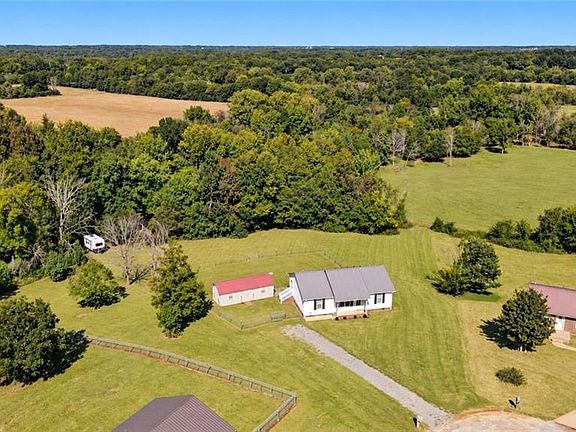 2nd image of 285 Raven Cir