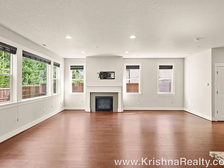 7515 NE Owens St — Photo 9