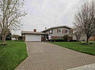 510 E Belaire Ct, Goodfield, IL 61742