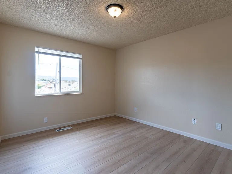 1185A-CS — Photo 28