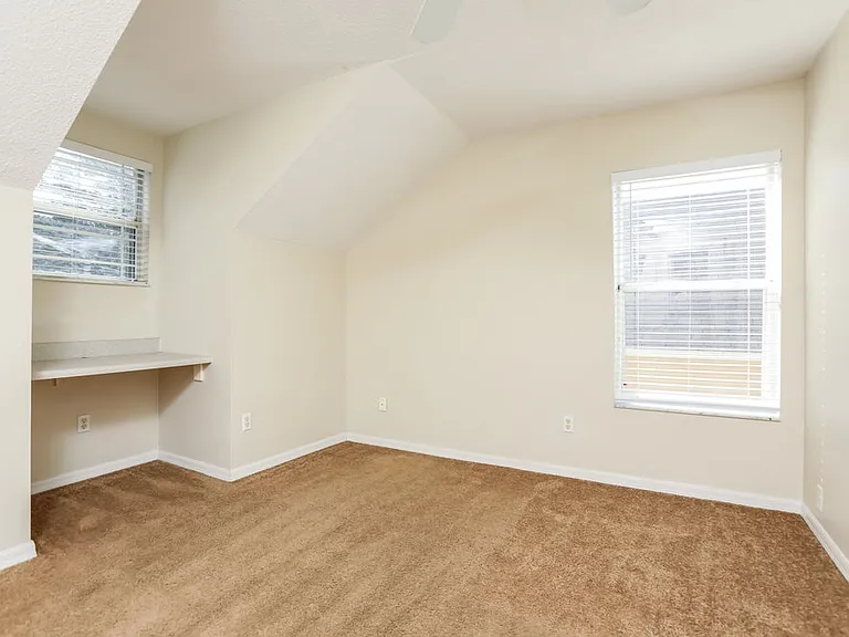 4208 Forest Island Dr — Photo 10