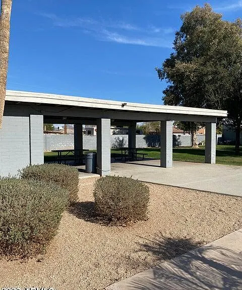 2687 W Ocotillo Rd — Photo 8