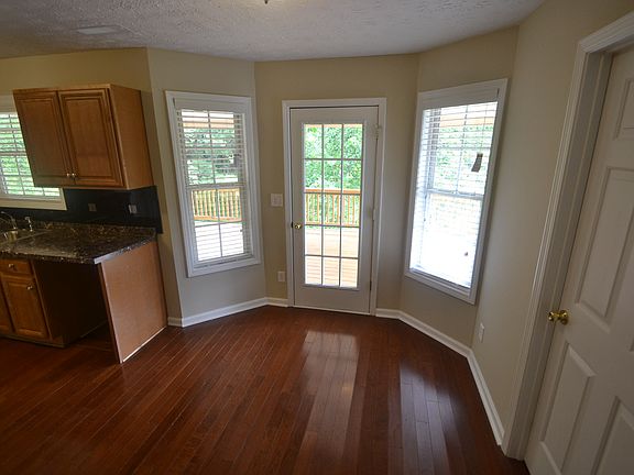 5th image of 1045 Spring Ives Dr