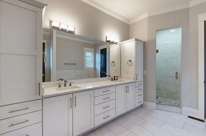 4 bed, 4210 sqft, $6,950 — Photo 4