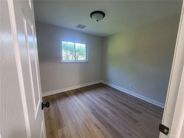 3833 Pobst Dr — Photo 5