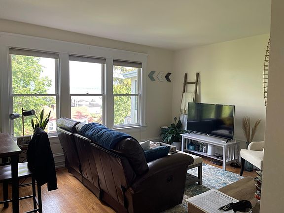 5th image of 139 S Broadway Ave APT 5