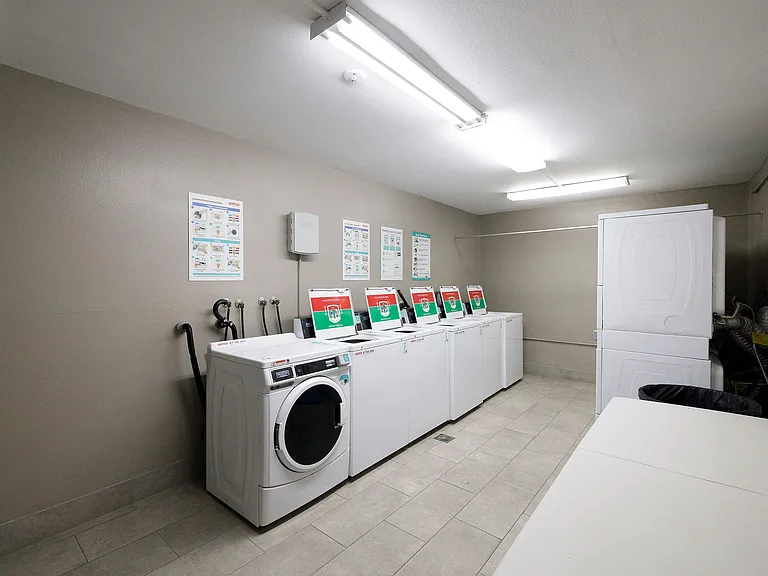 1600 Ardmore Ave #219 — Photo 30