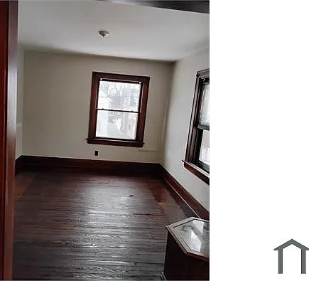 2 bed, $900 — Photo 2