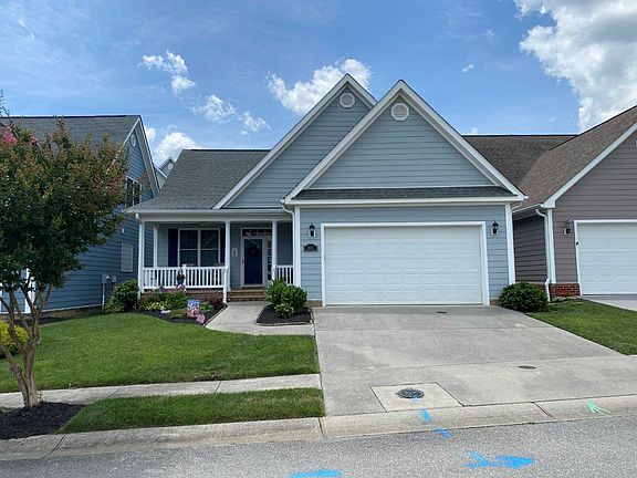 3rd image of 825 Sumpter Pl