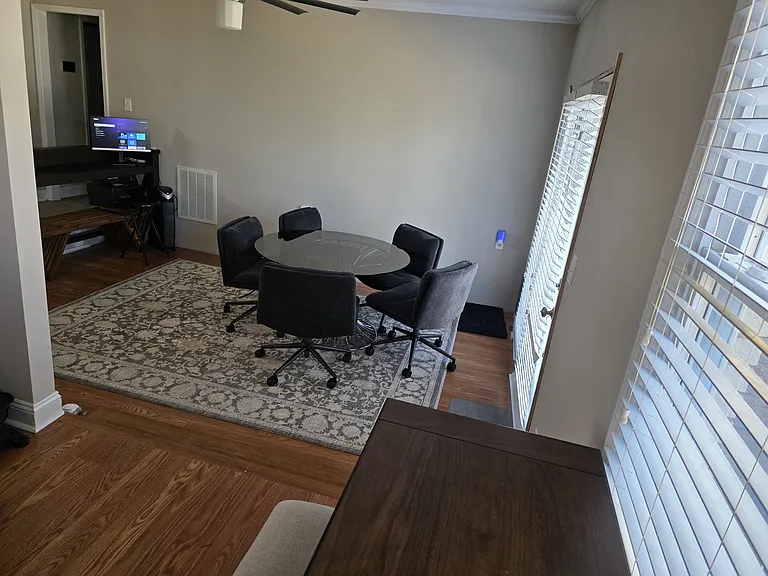 Hudson Dr — Photo 16