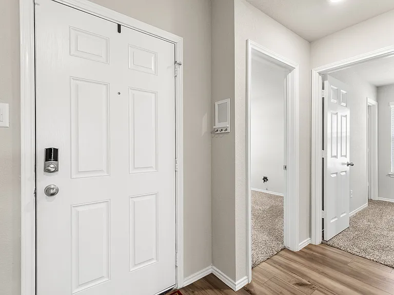 7017 Canadian Dr — Photo 2