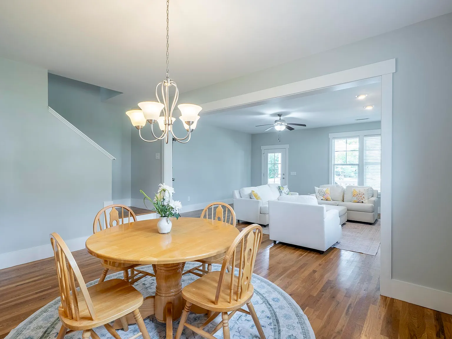 3 bed, 2040 sqft, $2,500 — Photo 4
