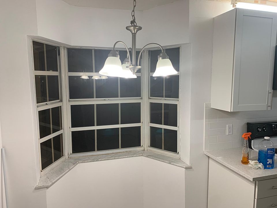 1st image of 312 Grove Isle Cir