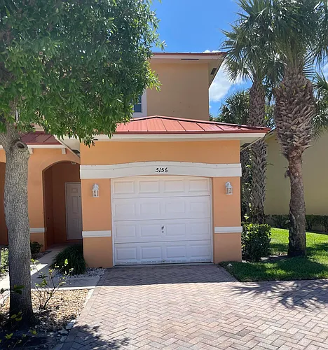 5156 SE Mariner Garden Cir Photo 1
