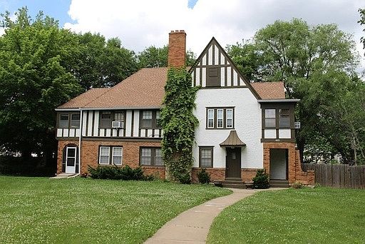 1st image of 402 E Meyer Blvd