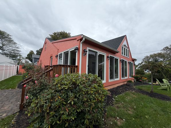 34 Quotonset Ln