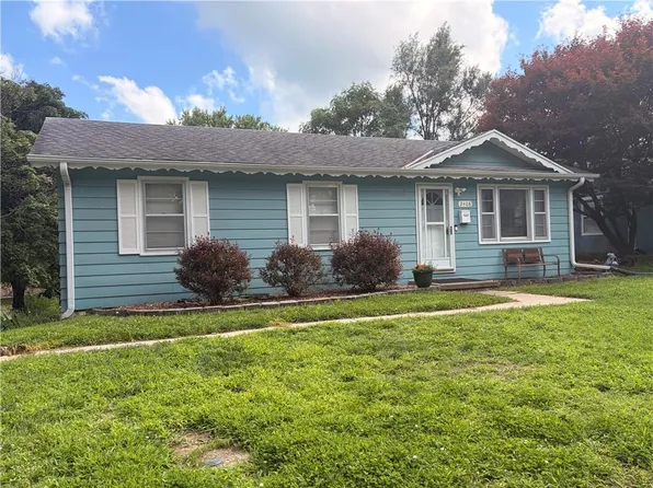 2408 Big Pine Ter, Saint Joseph, MO 64503