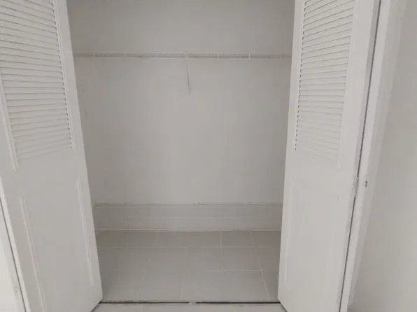 20320 NE 2nd Ave APT 19, Miami Gardens, FL 33179
