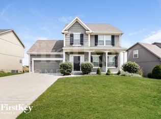 8944 NE Paw Paw Dr, Kansas City, MO 64157
