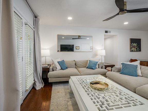 4th image of 120 15th St E APT 104