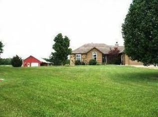 21175 S Moonlight Rd, Gardner, KS 66030