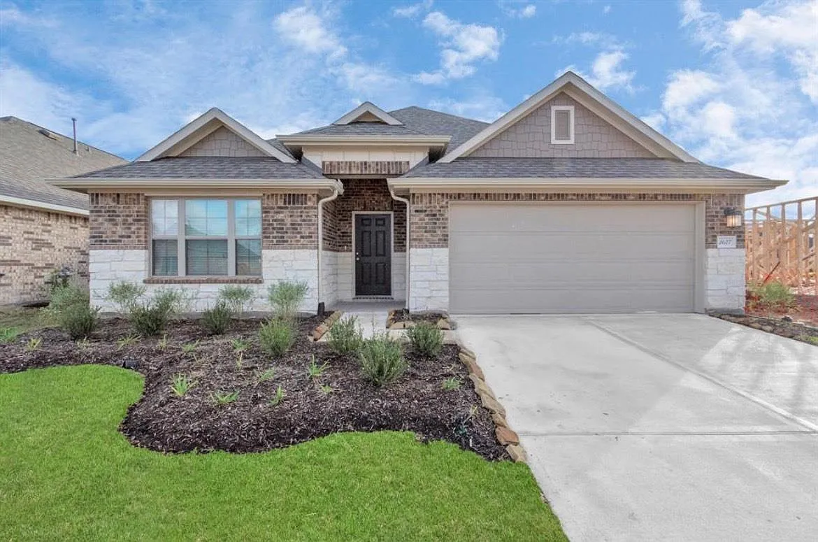 4 bed, 3.0 bath, 2298 sqft, $2,550 — Photo 1