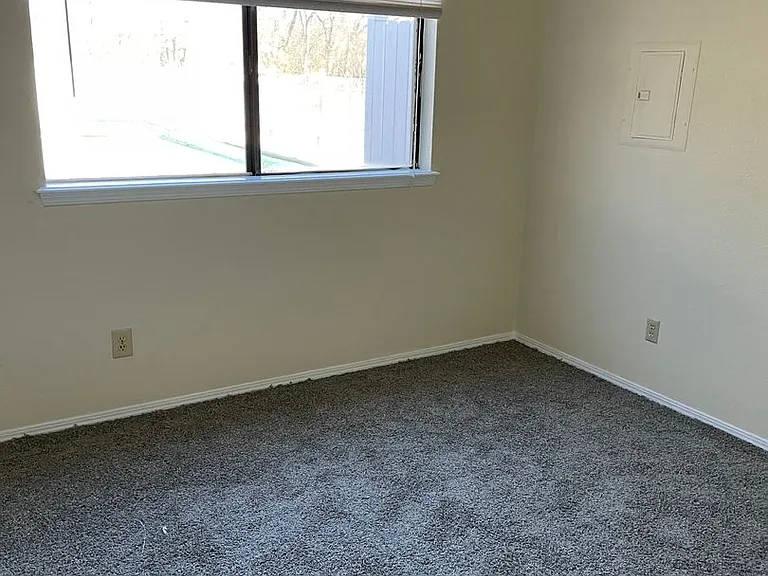 Country Grove Apartments — Photo 7