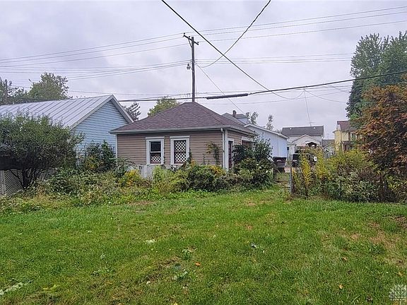 4th image of 618 E 3rd St