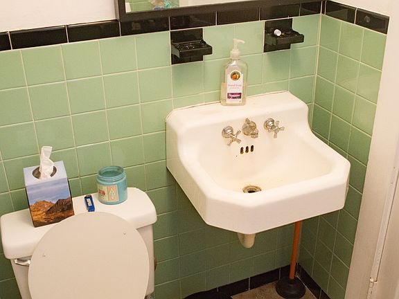 Downstairs Bathroom (full tub not in picture)