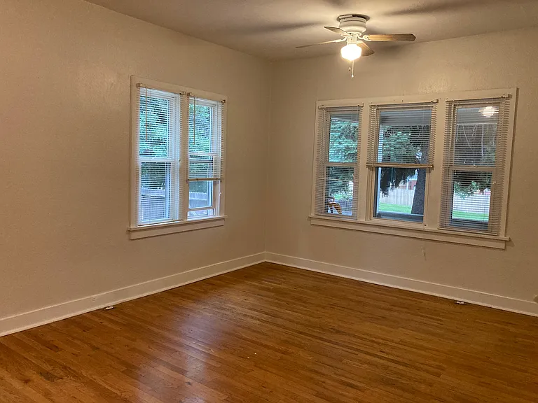 This is another picture of the main bedroom.