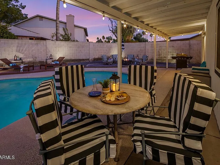 4526 E Paradise Ln — Photo 47