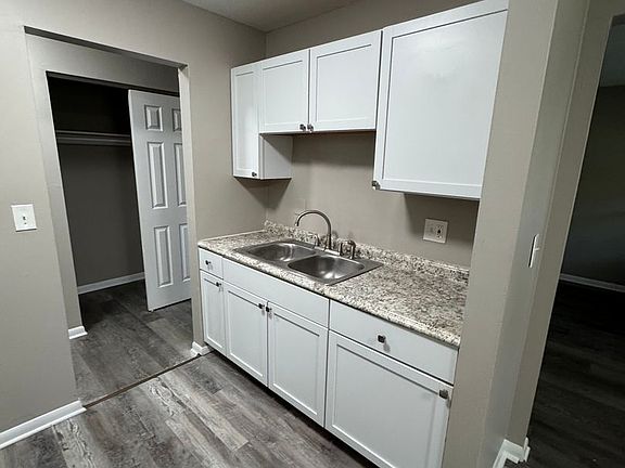 4th image of 1603 Reckinger Rd APT 304