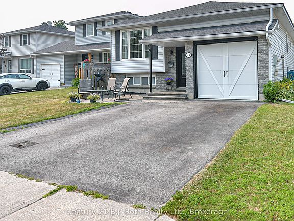 2nd image of 44 Courtney Cres W