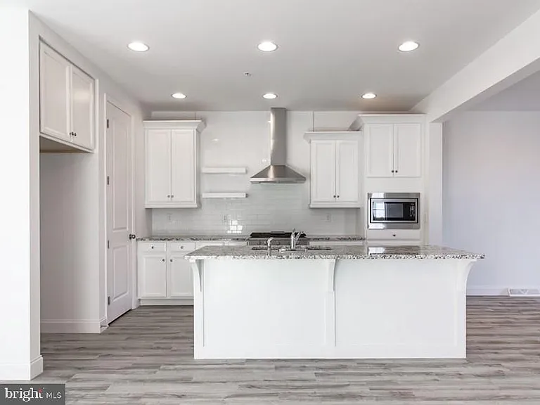 3251 Mateer Ln — Photo 8
