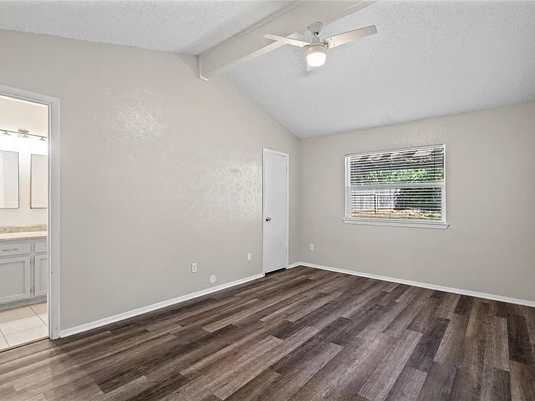 621 Russet Valley Dr — Photo 9