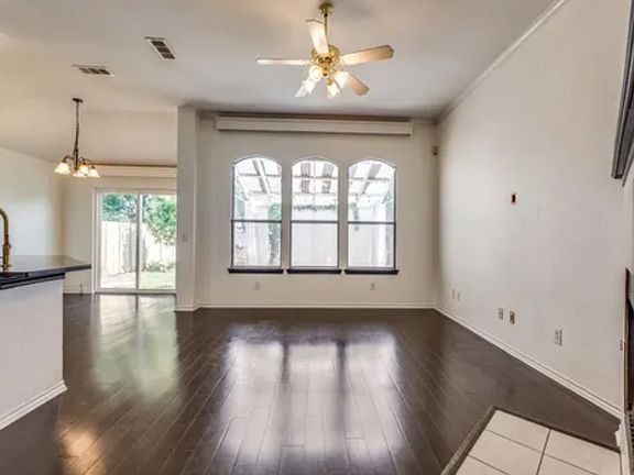 3rd image of 2907 Nandina St