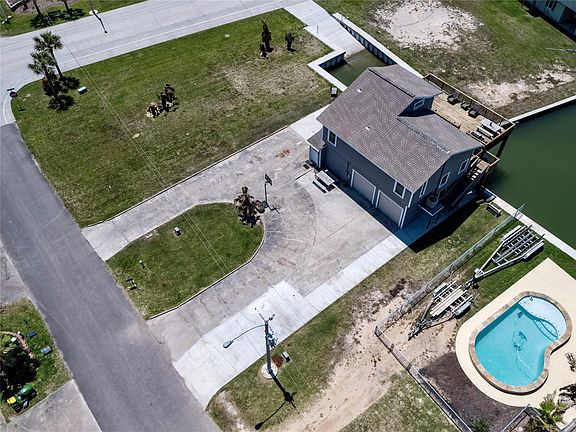 5th image of 303 Tahiti Rd