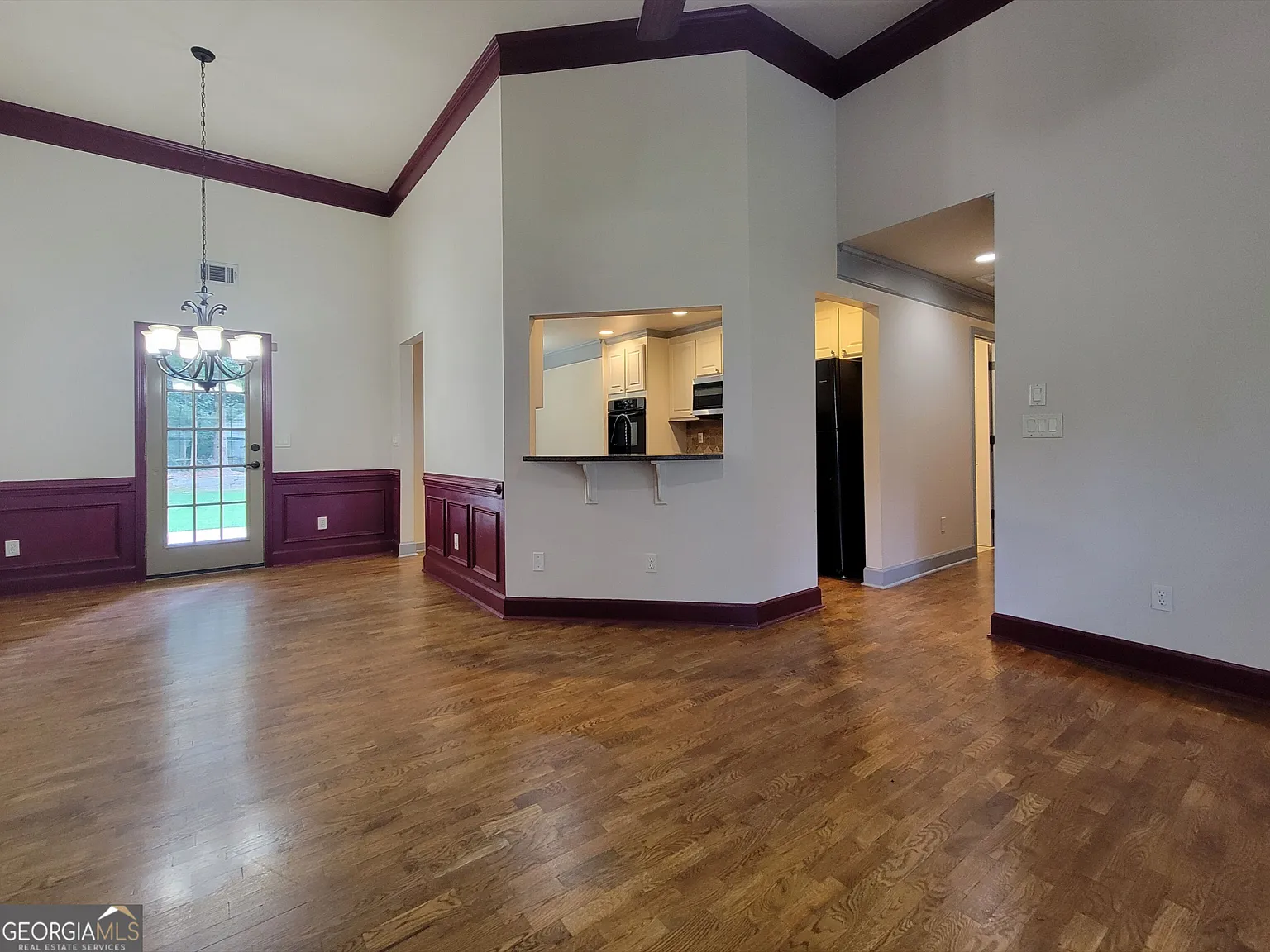 3 bed, 2.0 bath, 1319 sqft, $1,975 — Photo 4