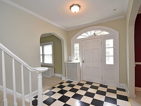 3rd image of 1121 McLaughlin Pl