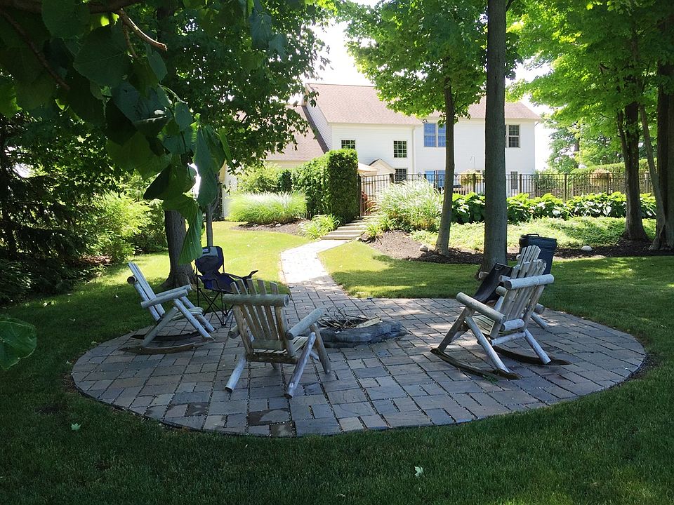 2nd image of 5932 Shady Hollow Dr