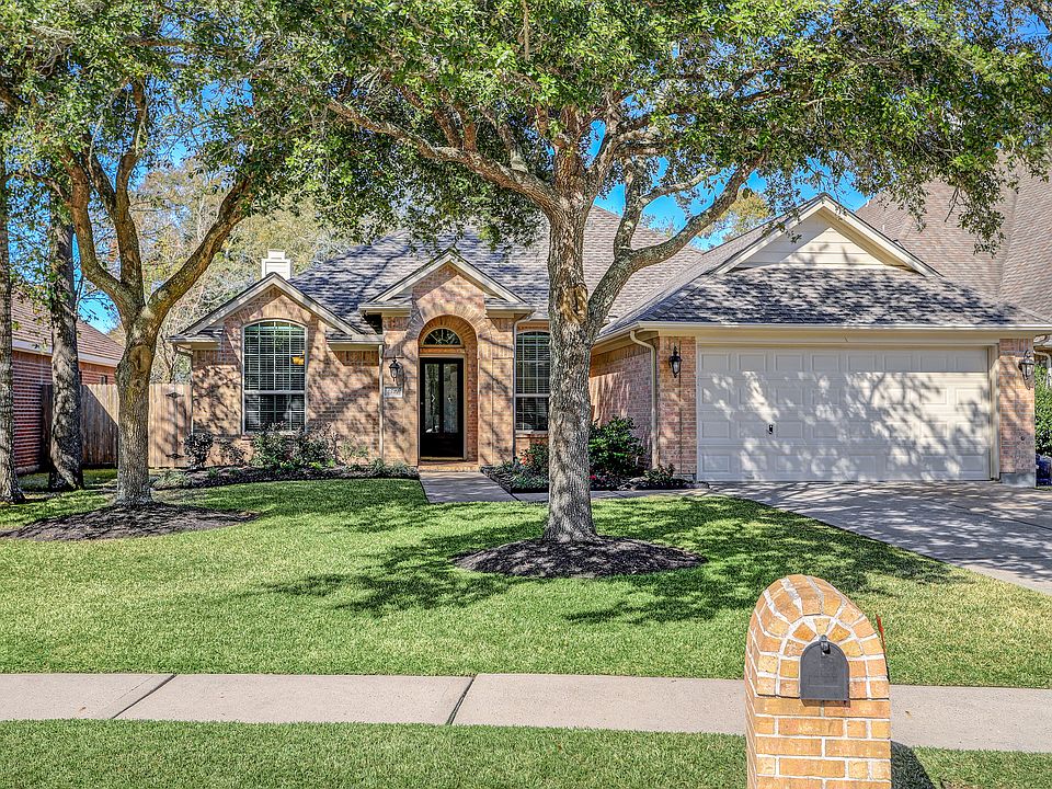 1st image of 2527 Doral Dr