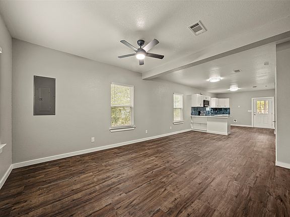 3rd image of 703 Gift St