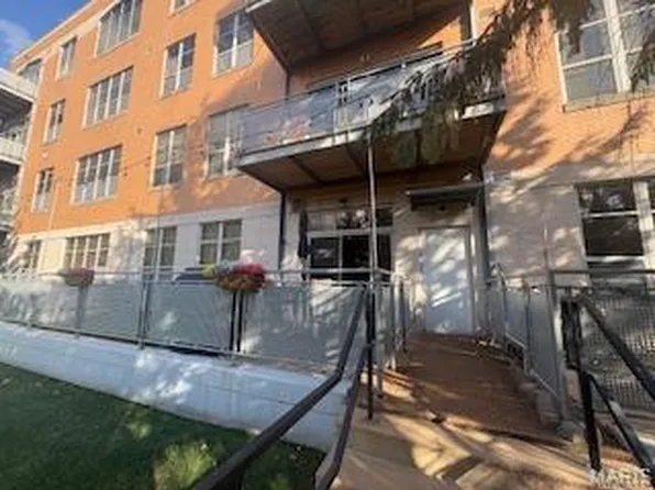 630 Emerson Rd APT 104, Saint Louis, MO 63141