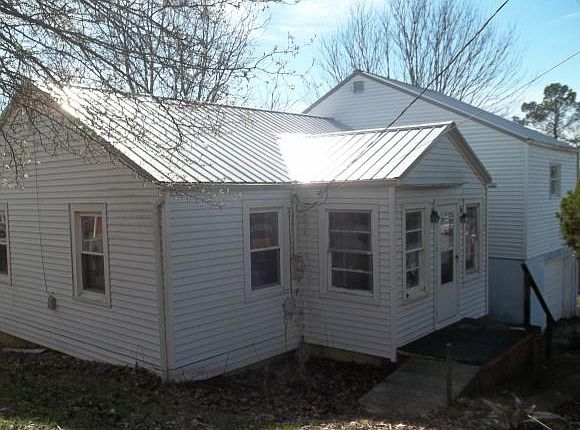 1st image of 136 Blue Bell Dr